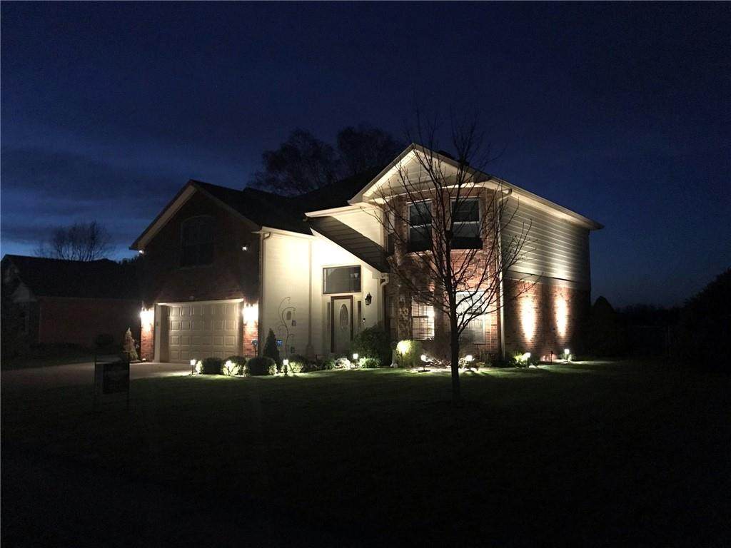 560 Overlook - Photo 1