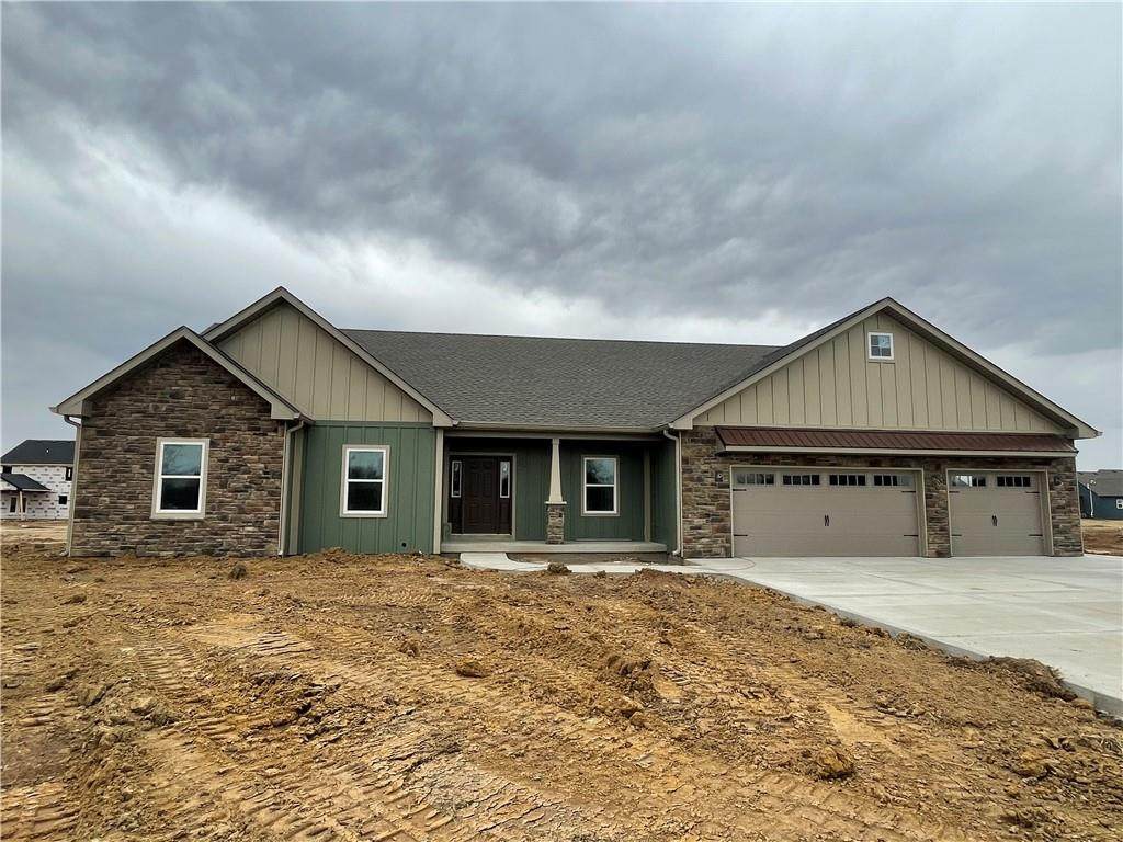 309 Eagle Drive - Photo 1