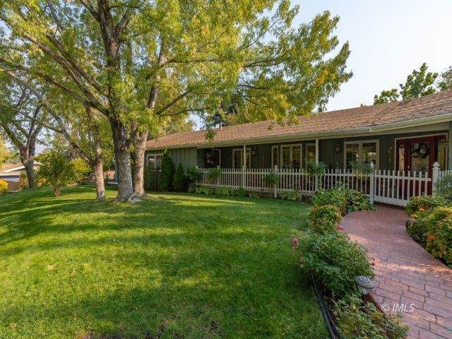 3682 Brookside Dr - Photo 1