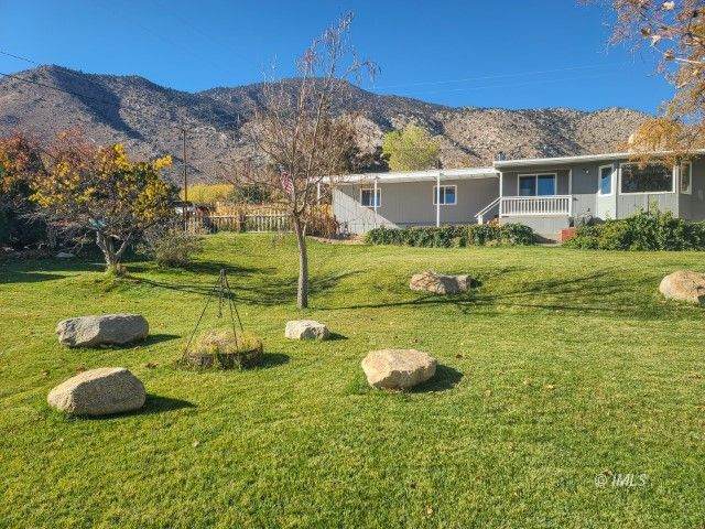 165 Cottonwood Ln - Photo 1