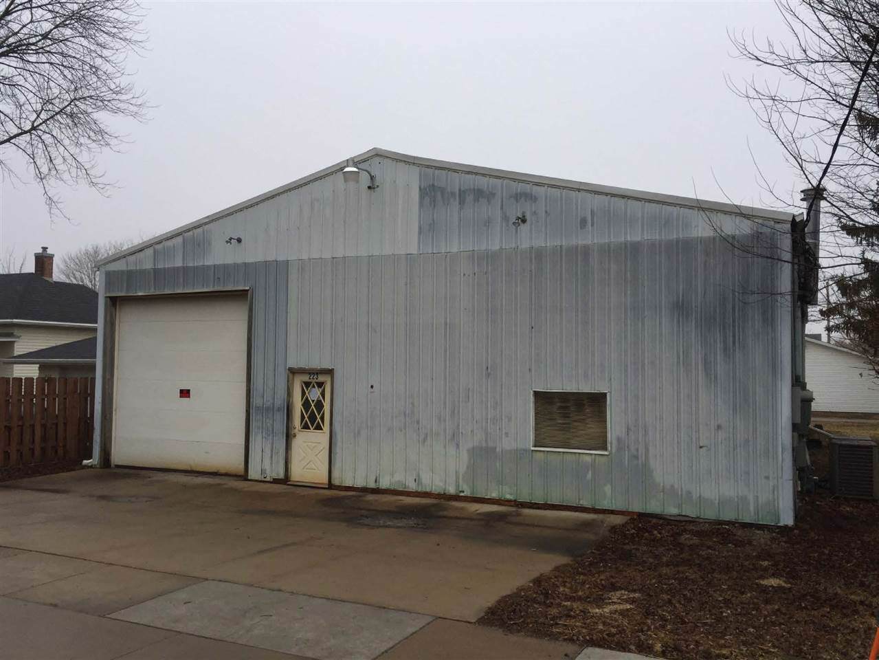 223 S Dubuque St - Photo 1