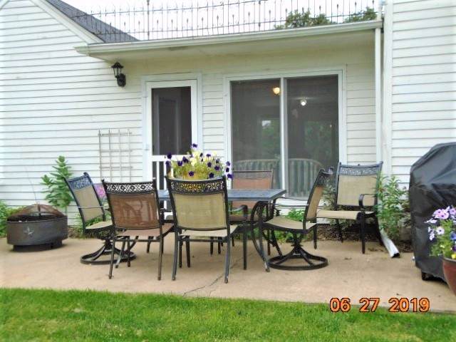 221 11th St - Photo 1