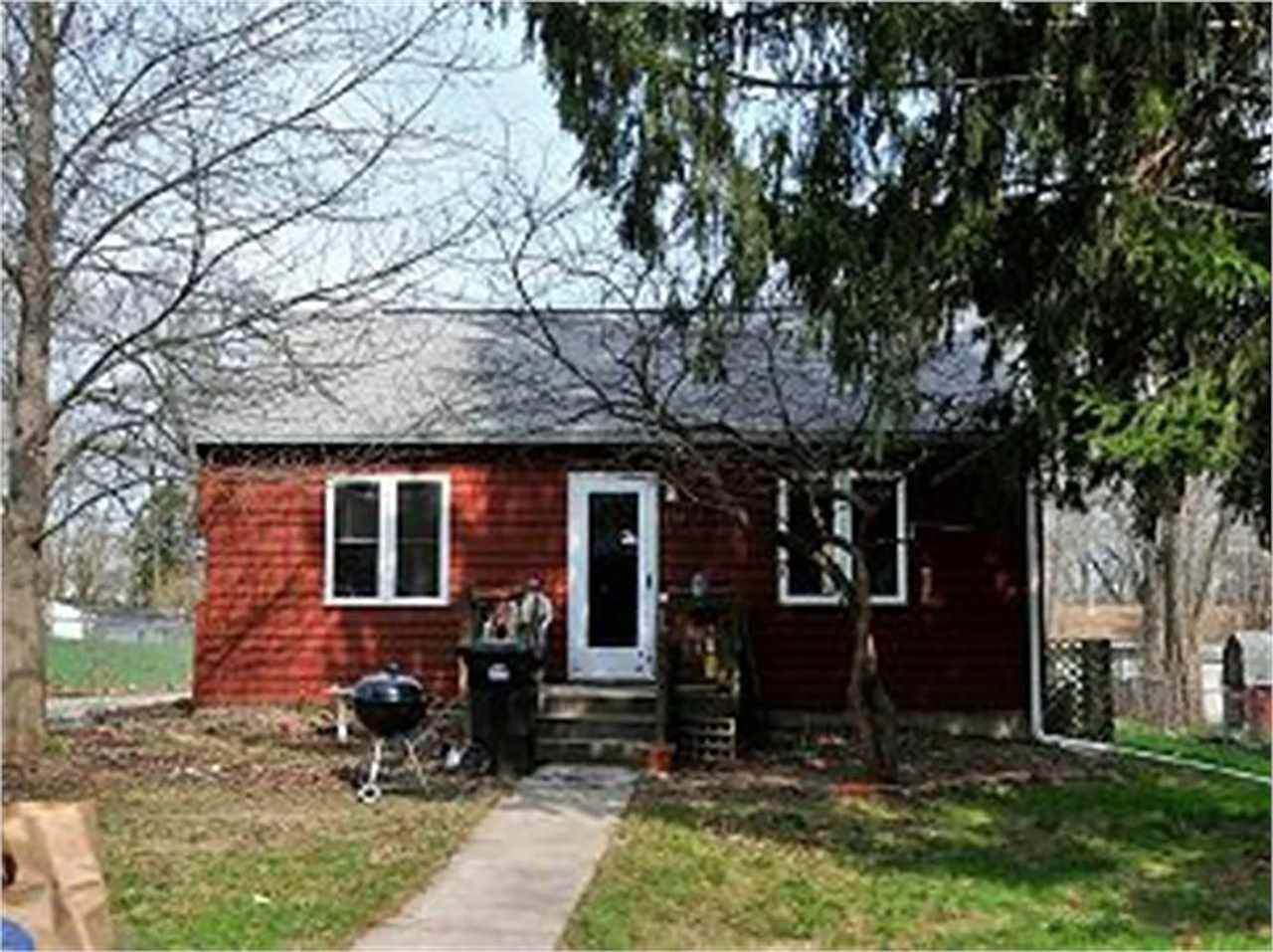 715 6th Ave. - Photo 1