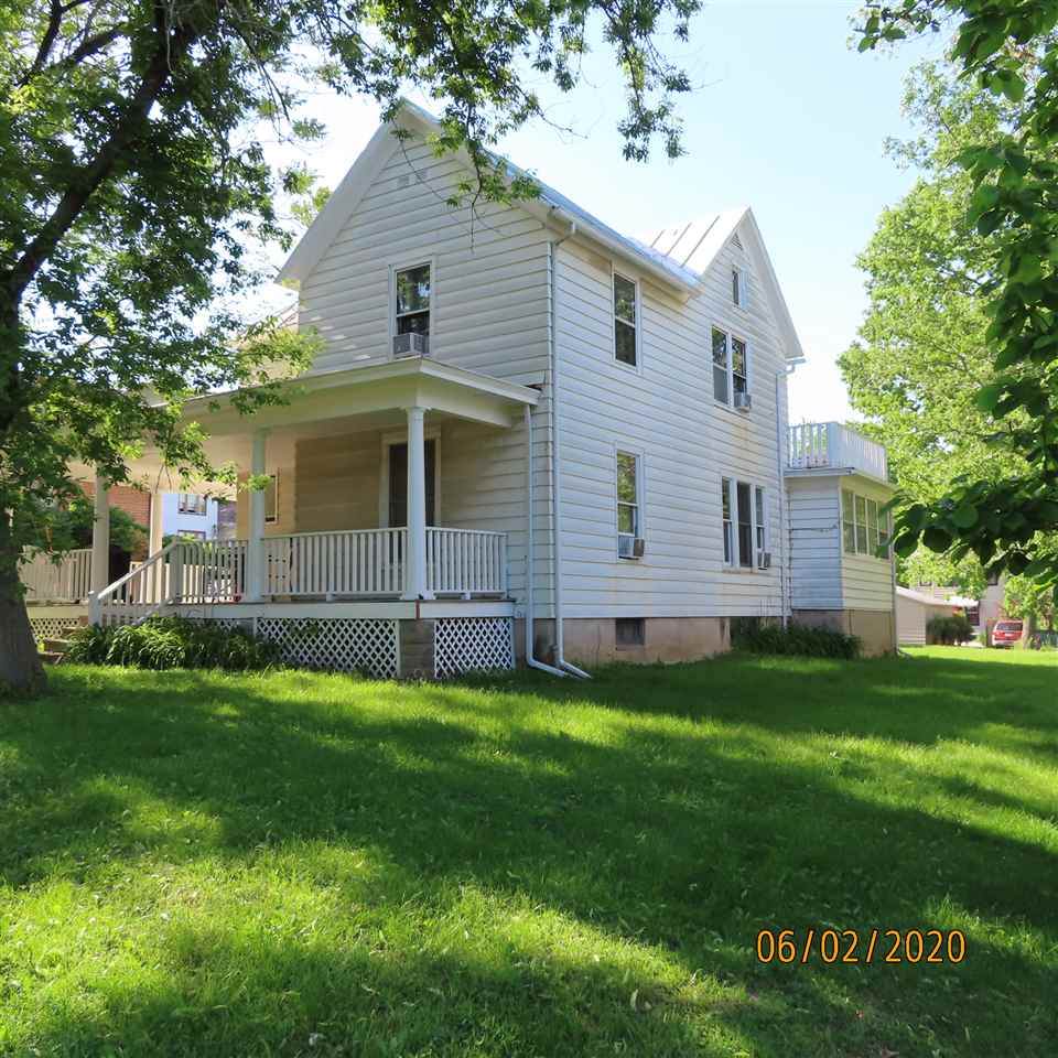 1024 Burlington St - Photo 1