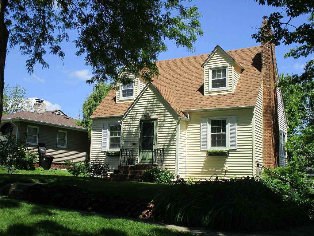 1810 Tremont St - Photo 1