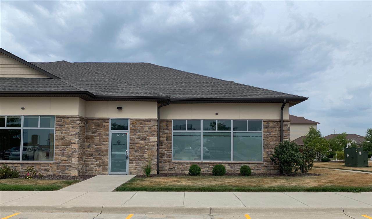555 Cameron Way - Photo 1
