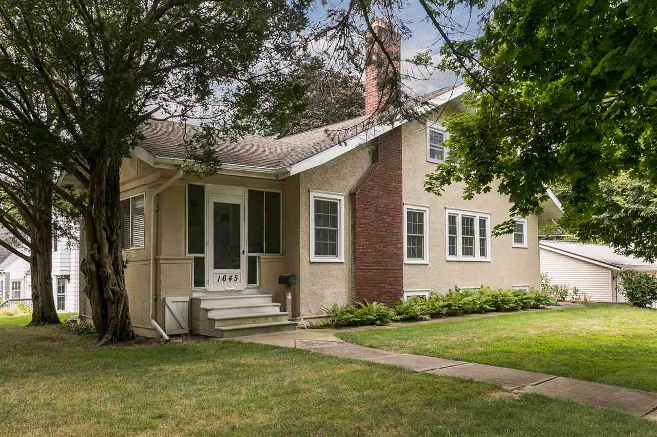 1645 Wildwood Dr Ne - Photo 1
