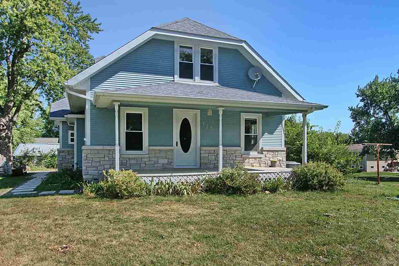 720 13th St - Photo 1