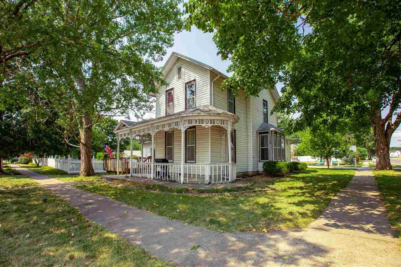 302 2nd Street - Photo 1