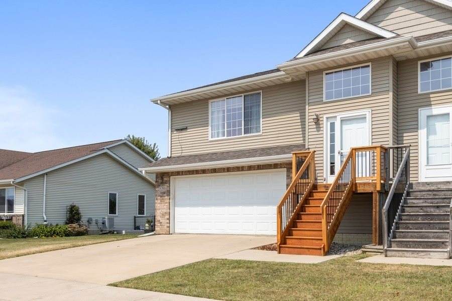 530 Goldfinch Dr - Photo 1