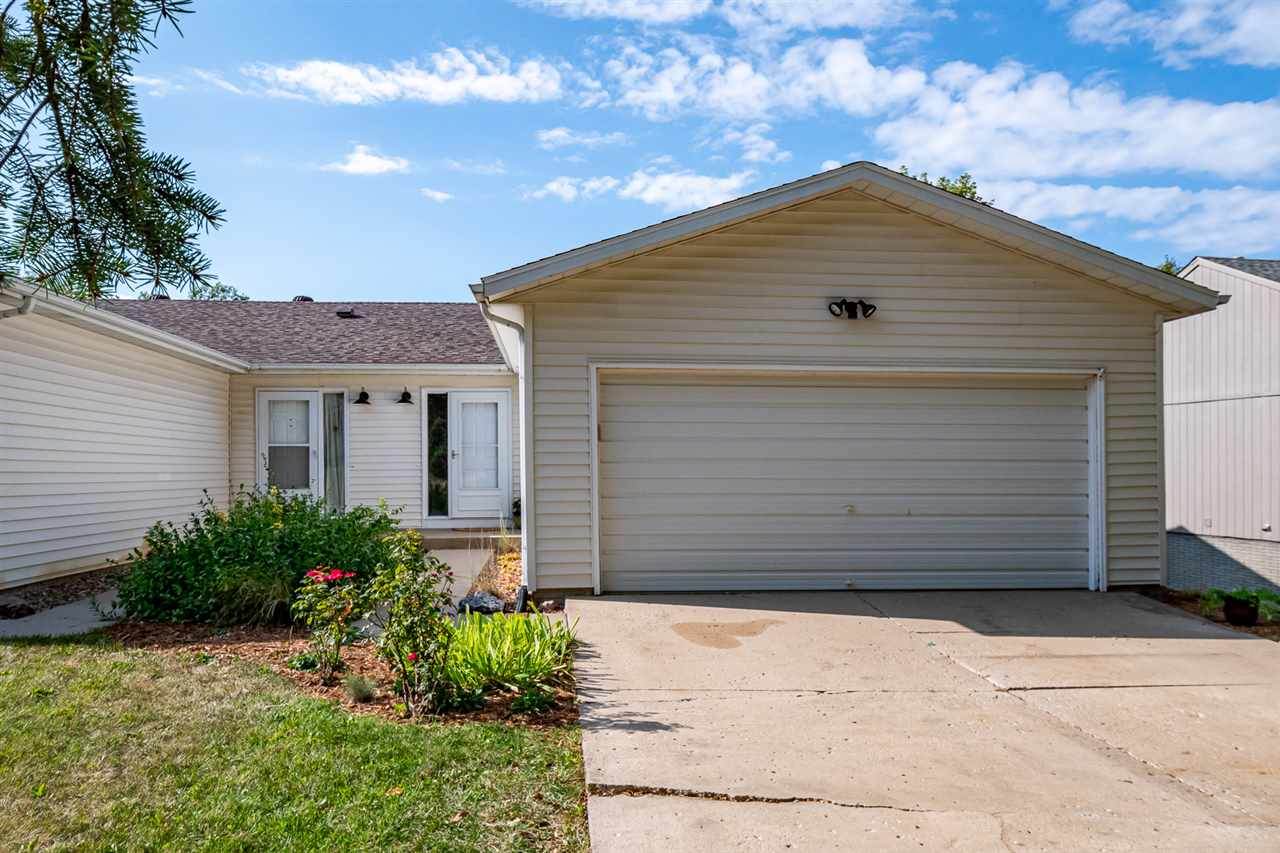 2075 Ridge Dr - Photo 1