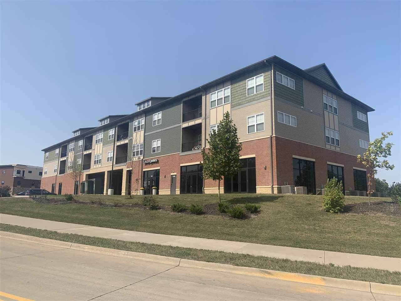 1100 Kennedy Pkwy - Photo 1