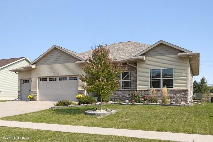 1860 Wood Duck Ct - Photo 1