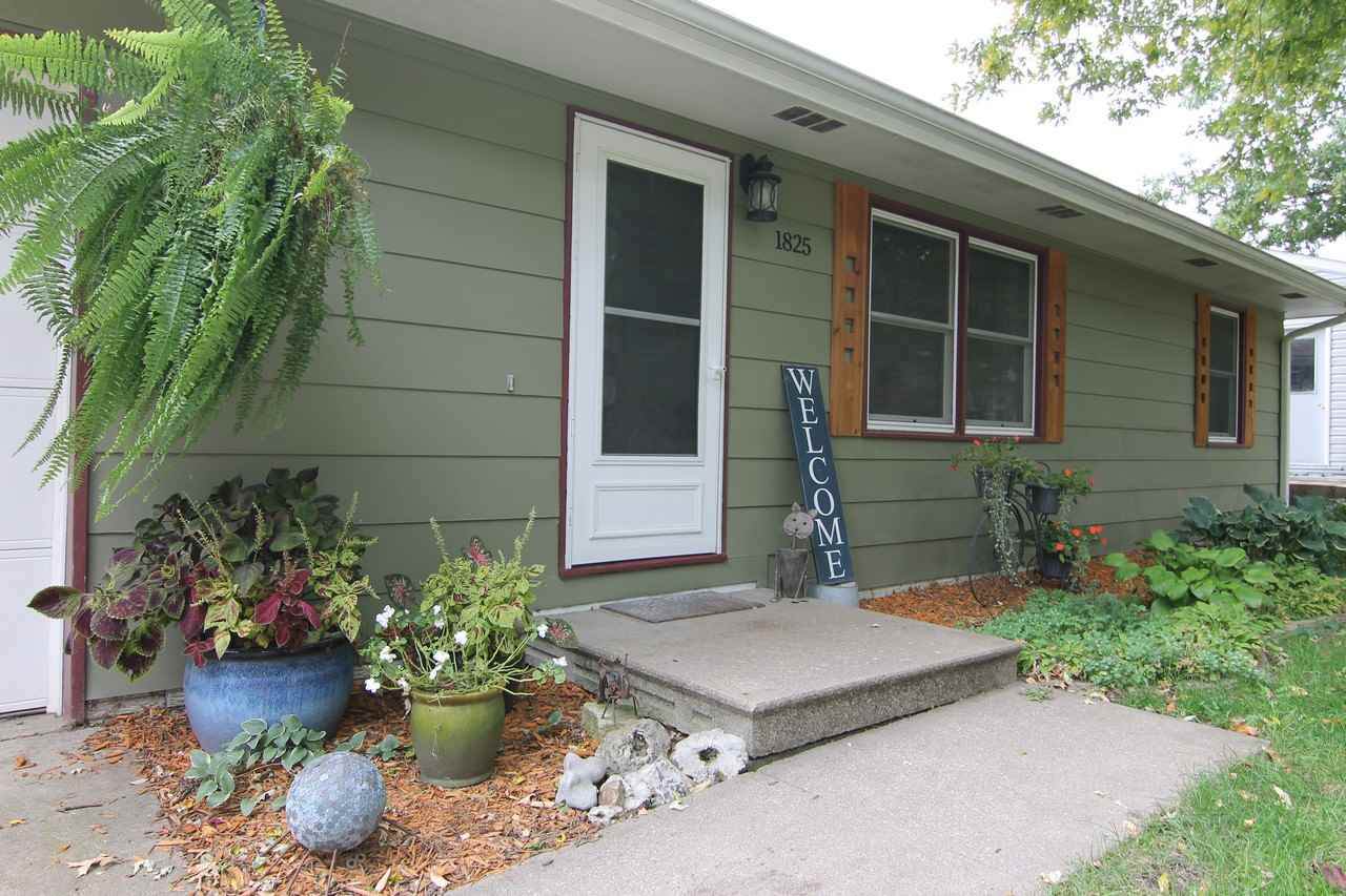 1825 Gleason Ave - Photo 1