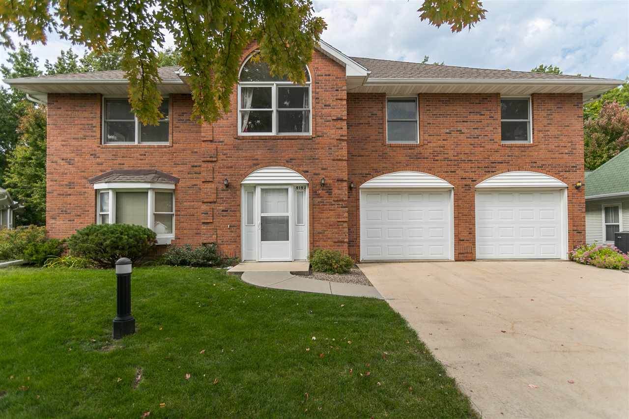 925 Longfellow Place - Photo 1
