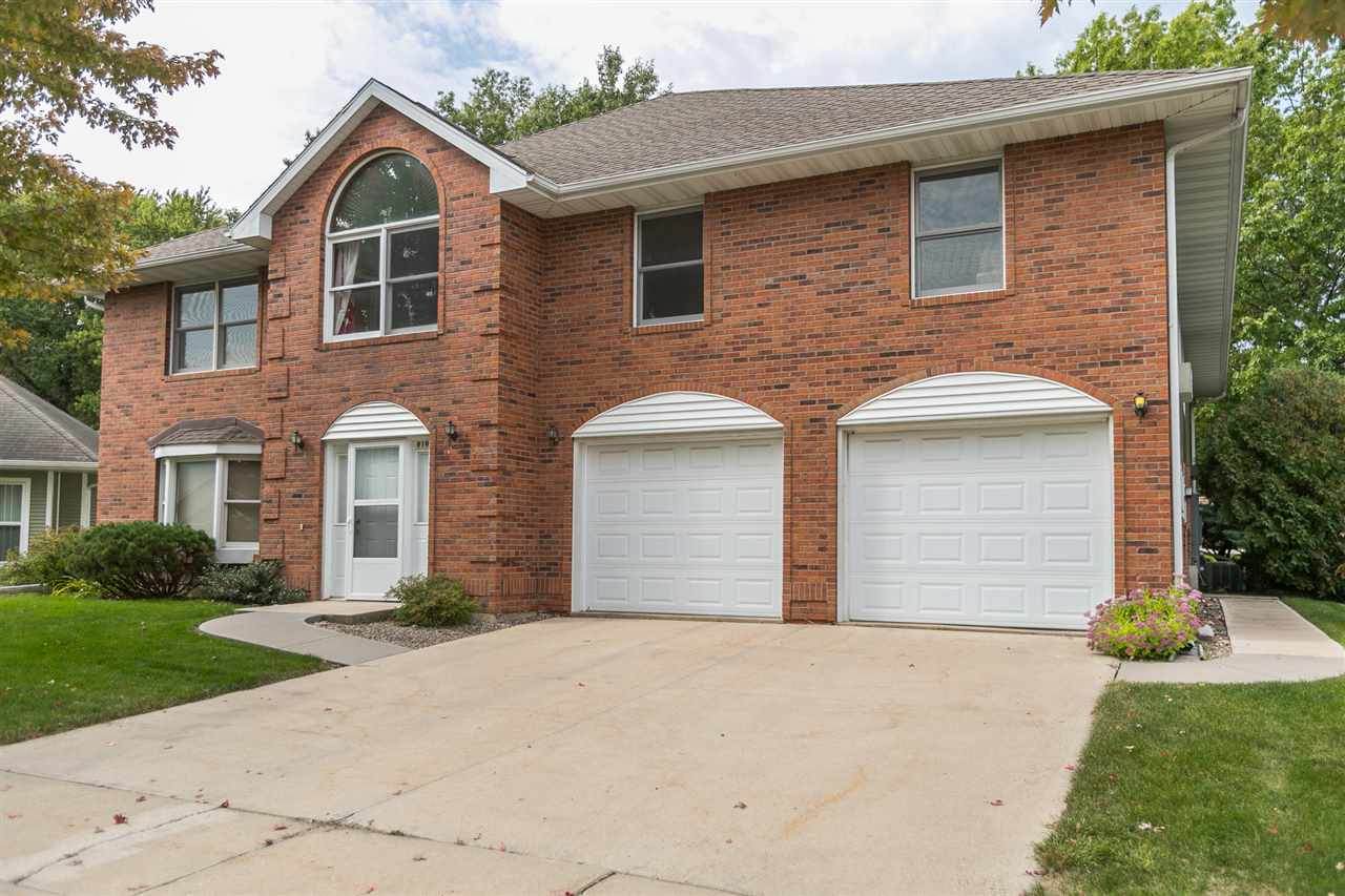923 Longfellow Place - Photo 1