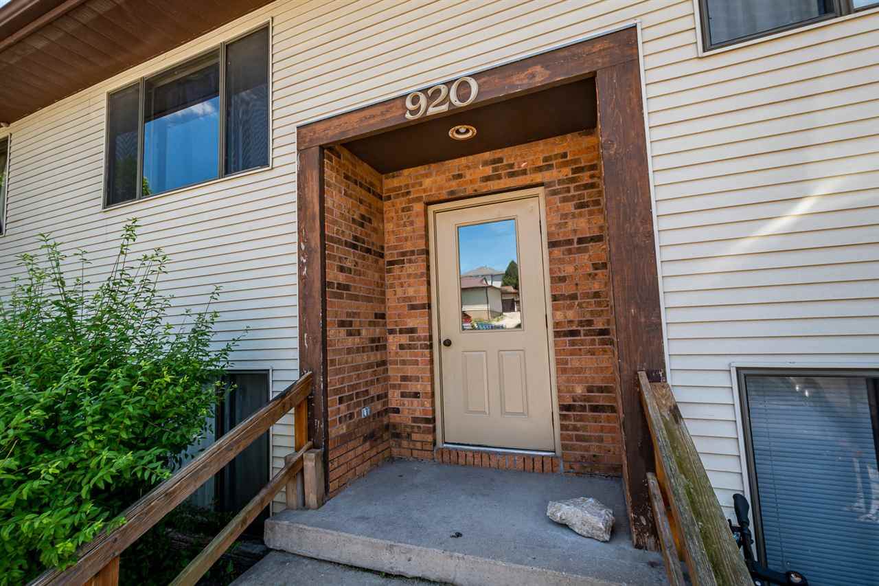 920 Boston Way - Photo 1