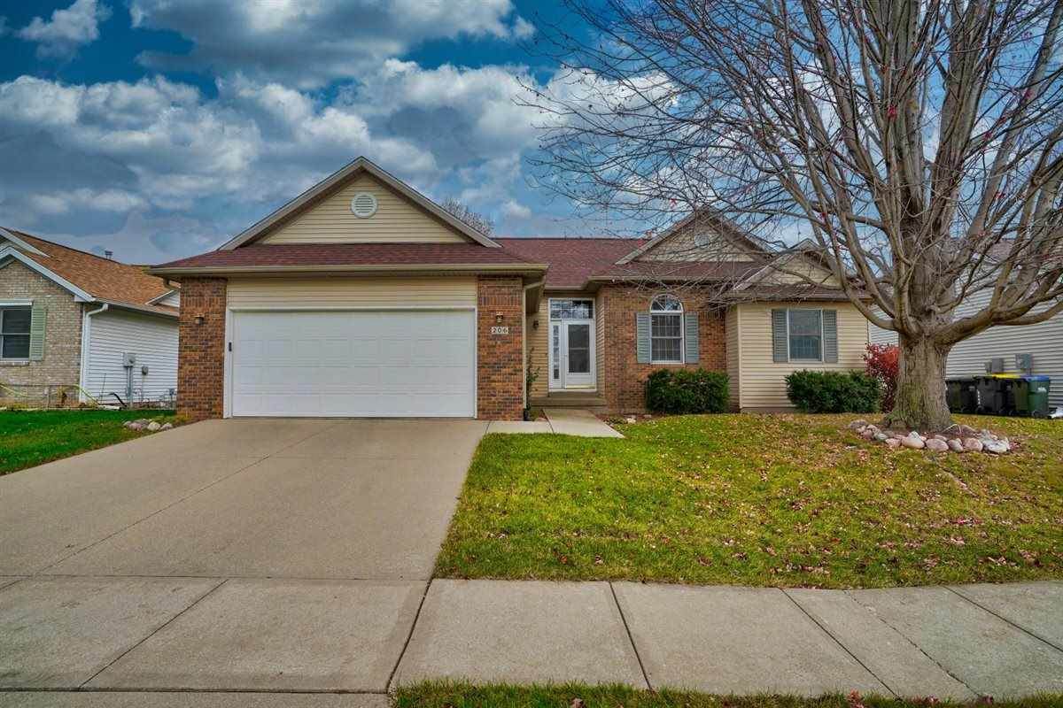 206 Stanwyck Dr - Photo 1