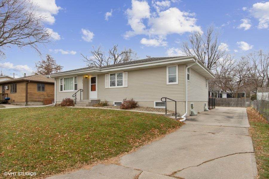 613 12th - Photo 1