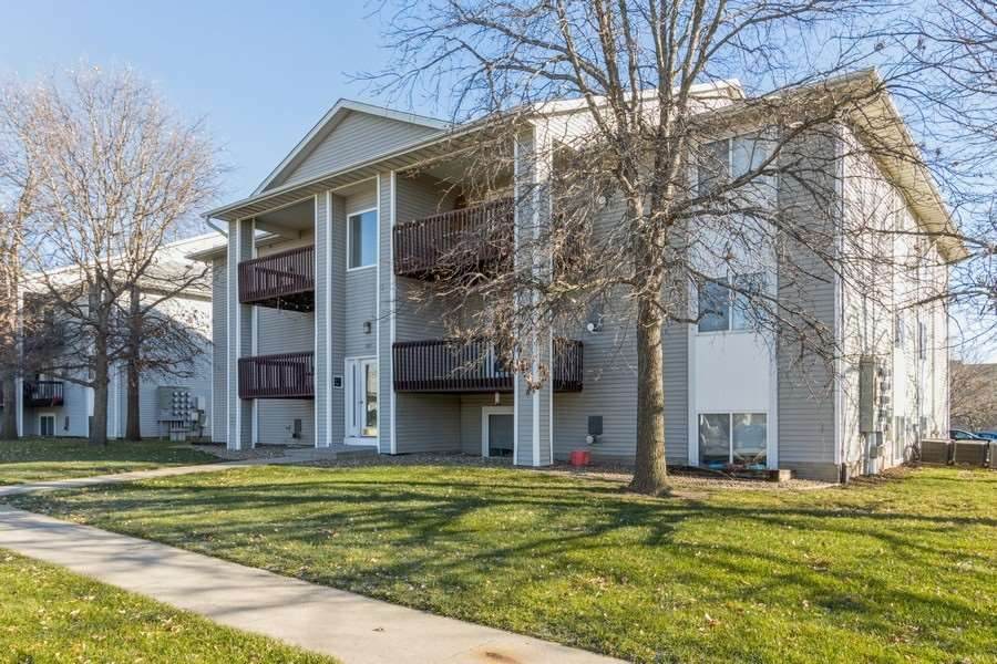 580 Augusta Cir - Photo 1