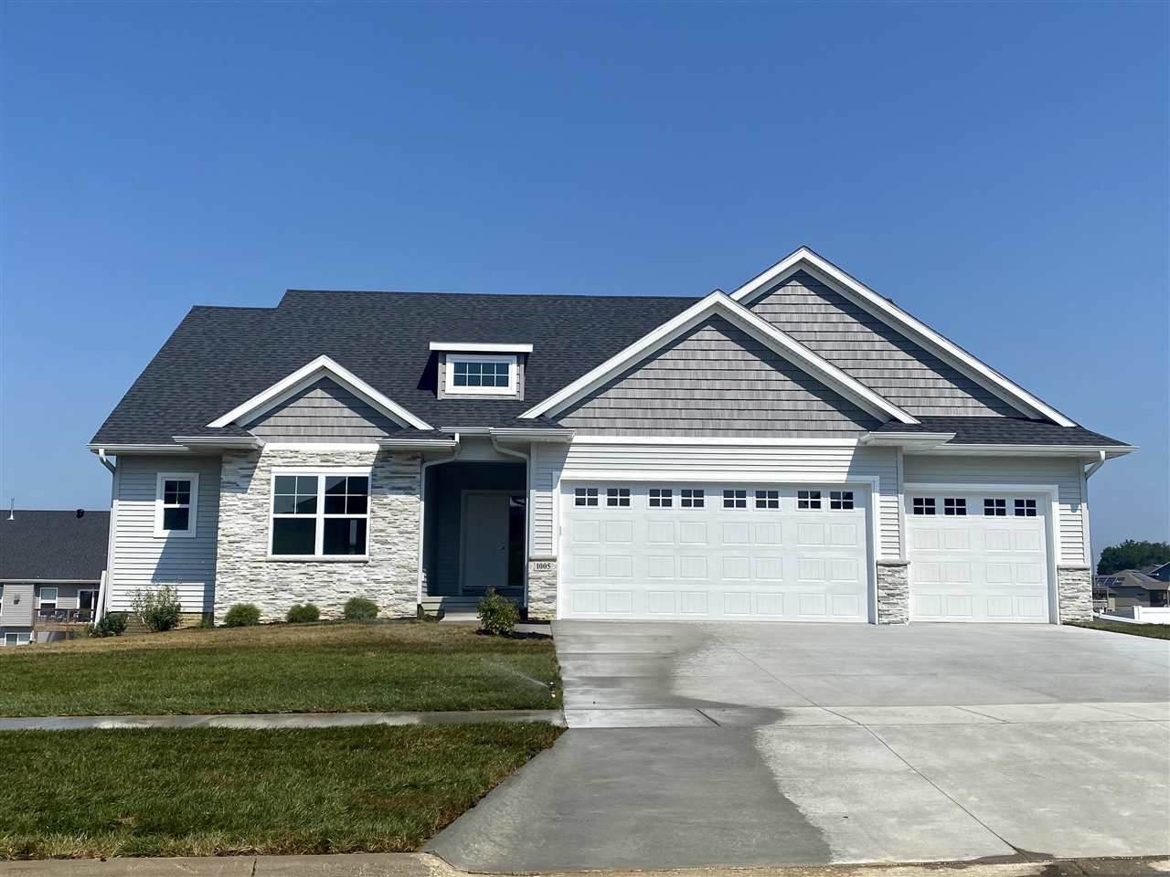 1180 Salm Drive - Photo 1