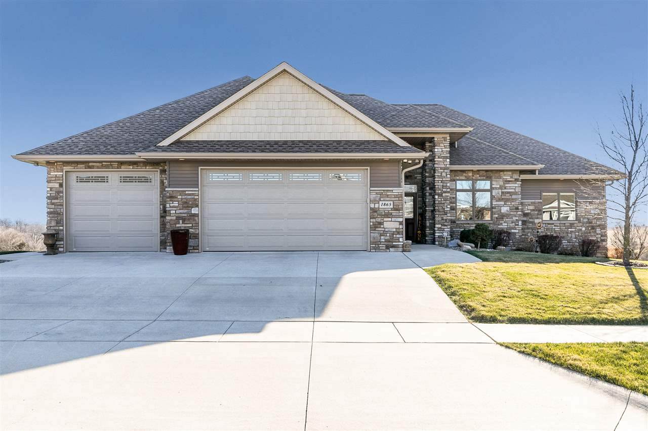 1865 Stone Creek Cir - Photo 1