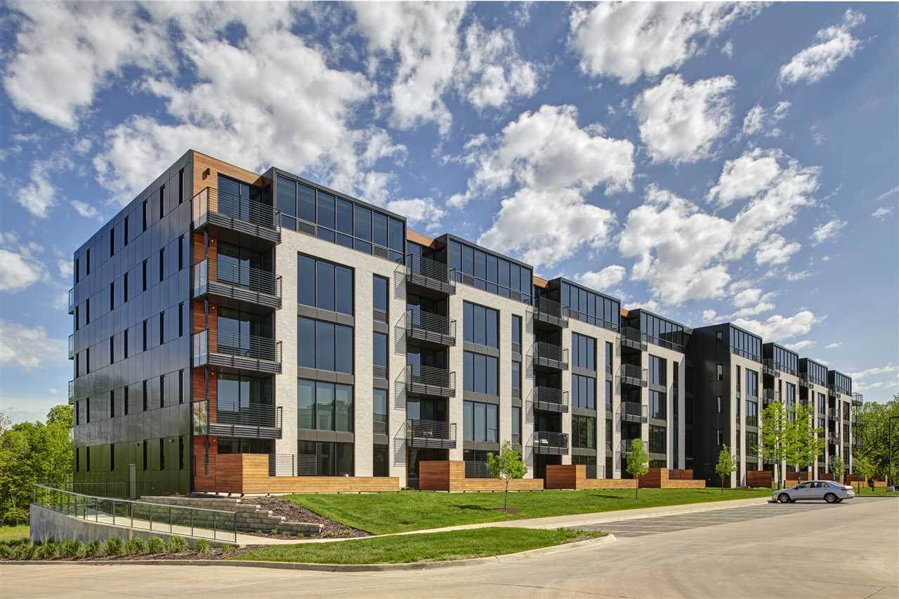 1 University Way - Photo 1