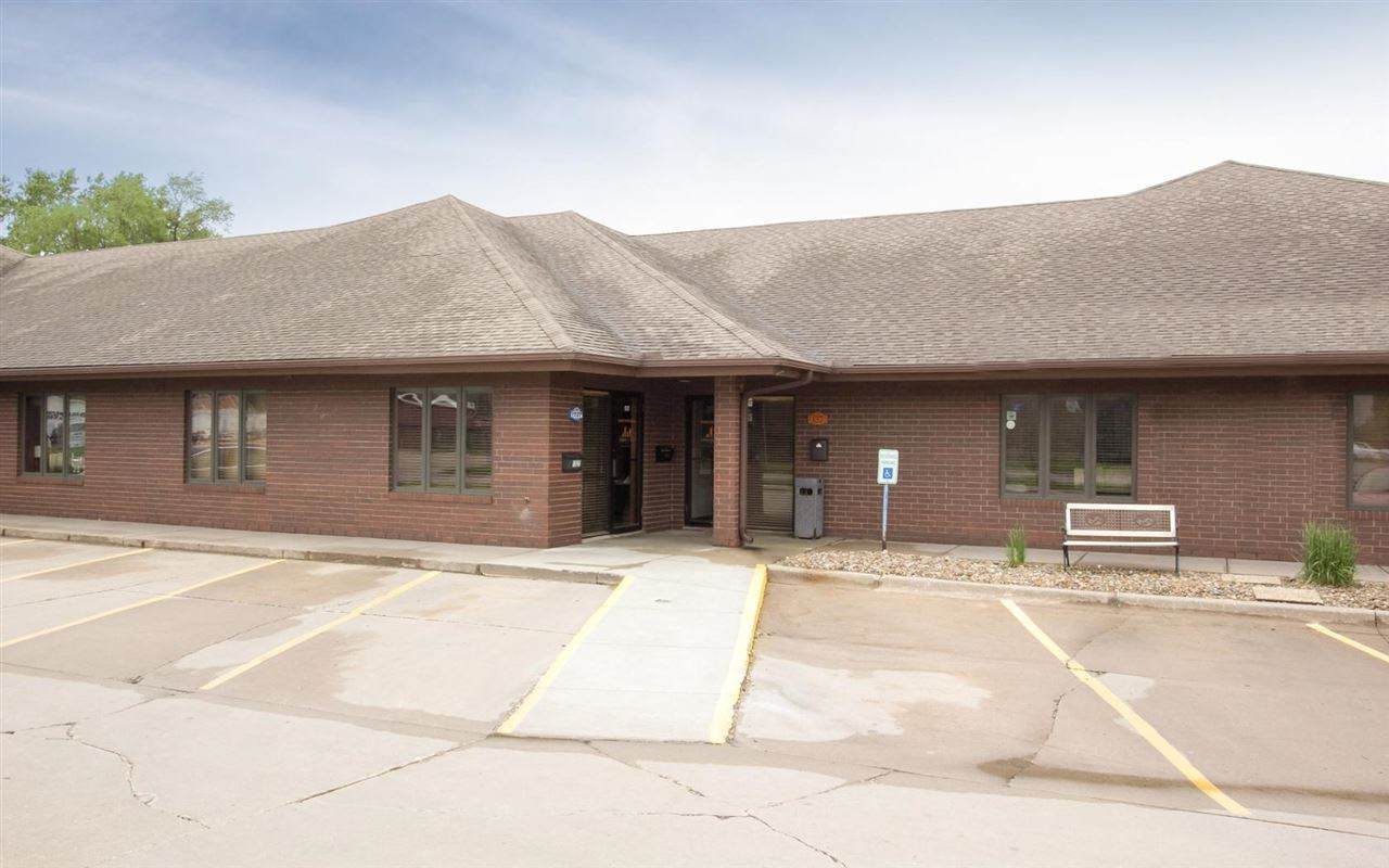 1527 Gilbert St - Photo 1