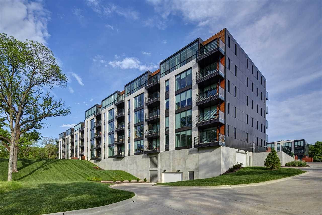 1 University Way - Photo 1