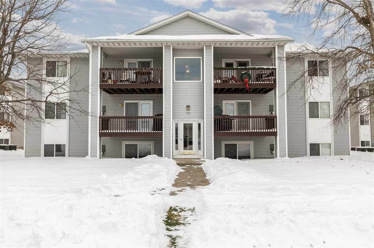 560 Augusta Cir - Photo 1