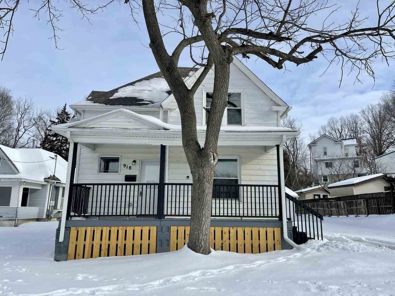 918 Governor St - Photo 1