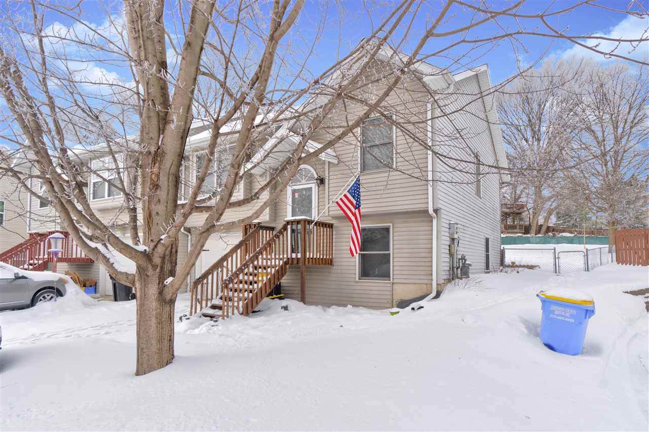 2241 Oakleaf St - Photo 1