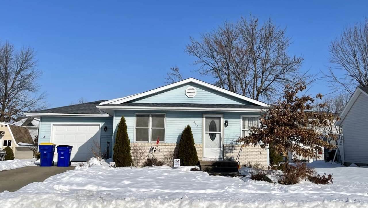 860 Zeller St - Photo 1