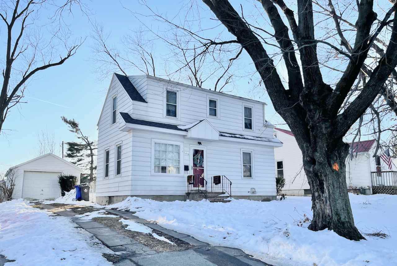 149 Kenmore St. Ne - Photo 1