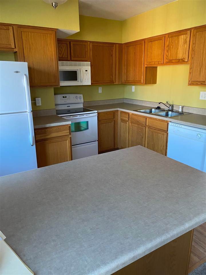 500 Grandview Ct - Photo 1