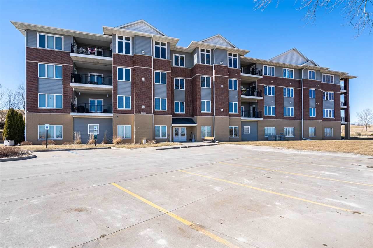 1092 Walnut Ave - Photo 1