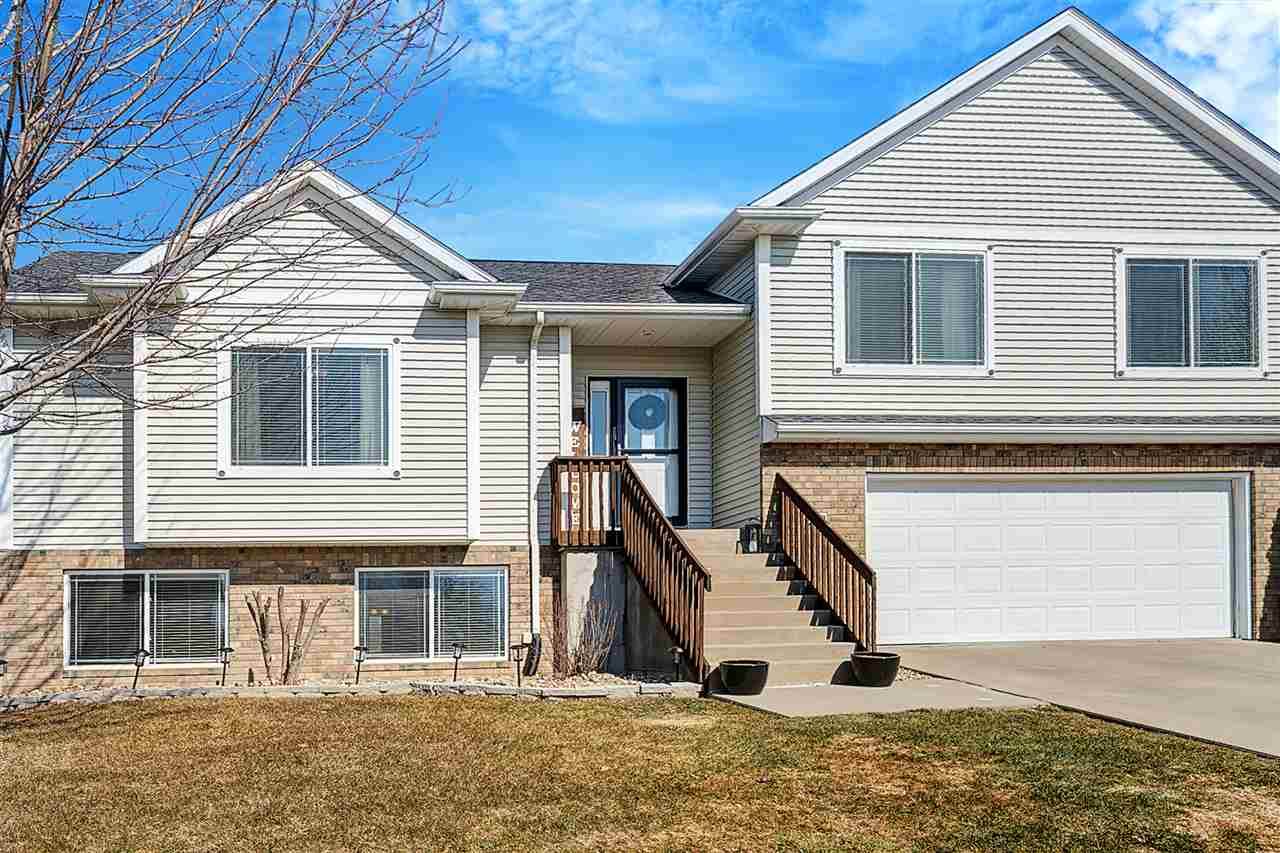 230 Lockview Ave - Photo 1