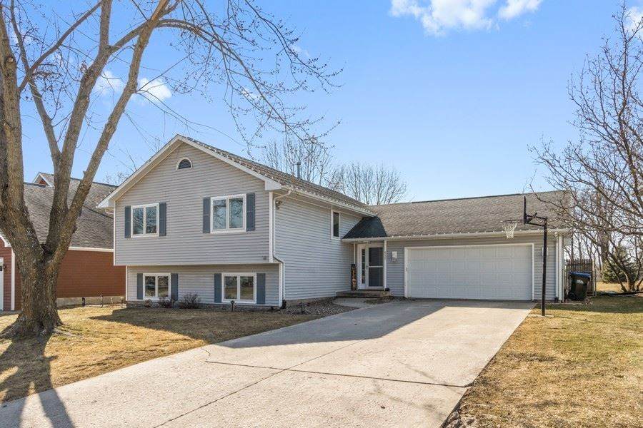 517 Amhurst St - Photo 1