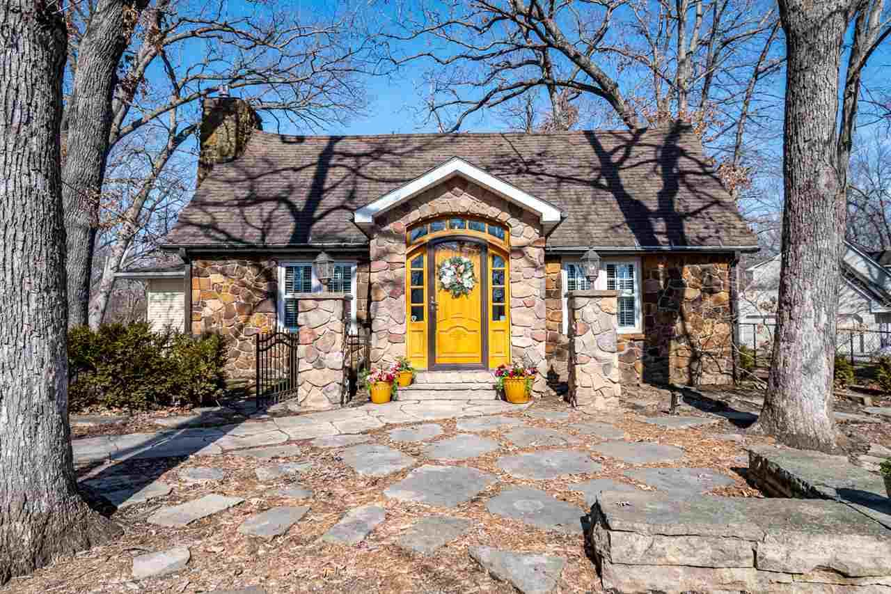 1 Cottage Grove Dr Ne - Photo 1