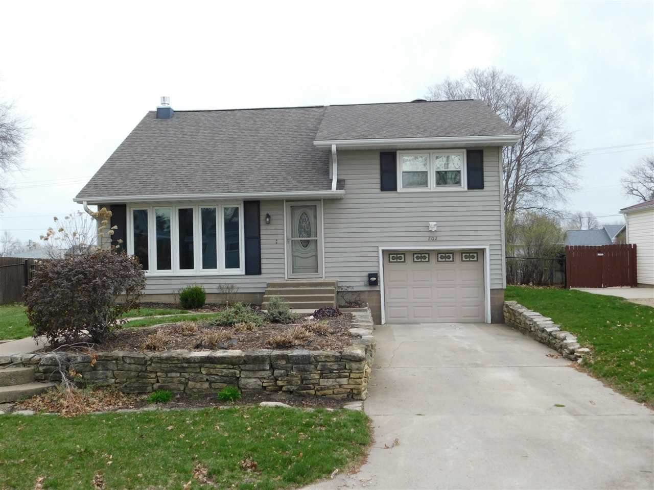 202 12th Street - Photo 1