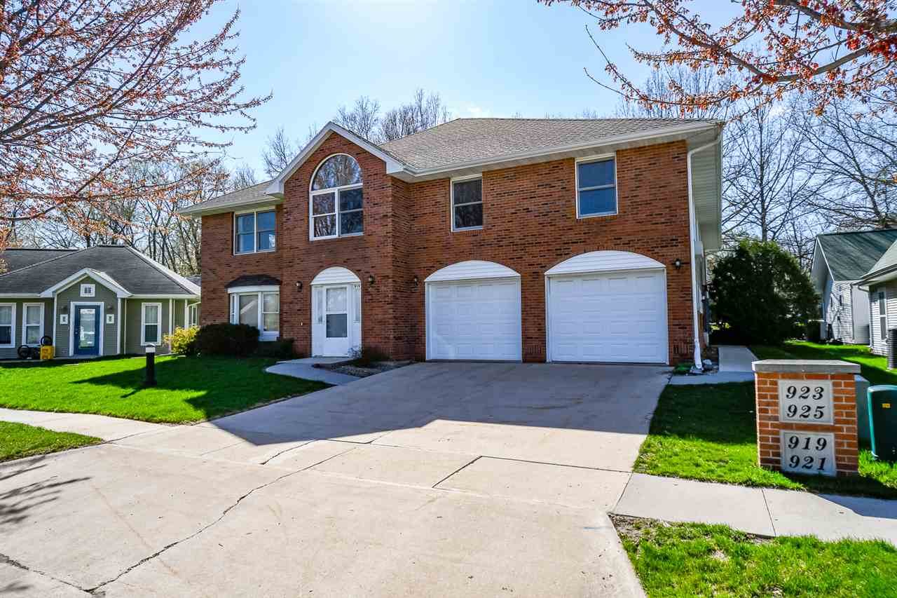 923 Longfellow Pl - Photo 1