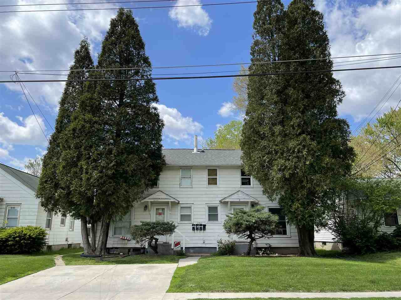 1011 Hudson - Photo 1