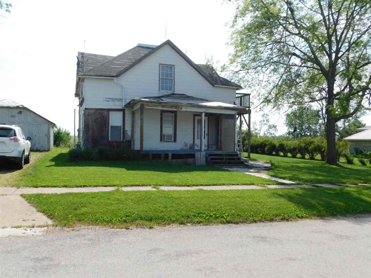 904 Hall Ave - Photo 1