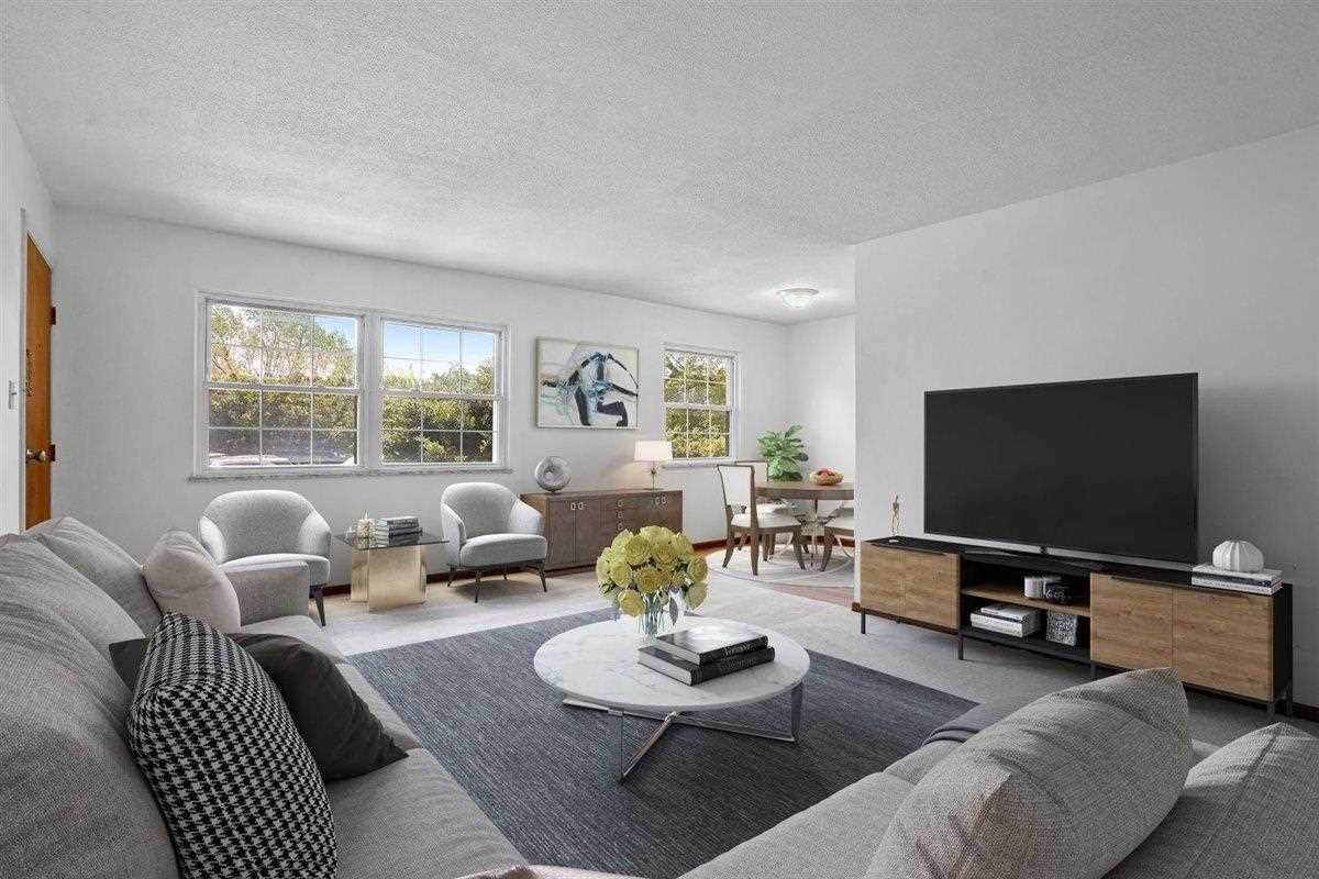 101 21st Avenue Pl - Photo 1