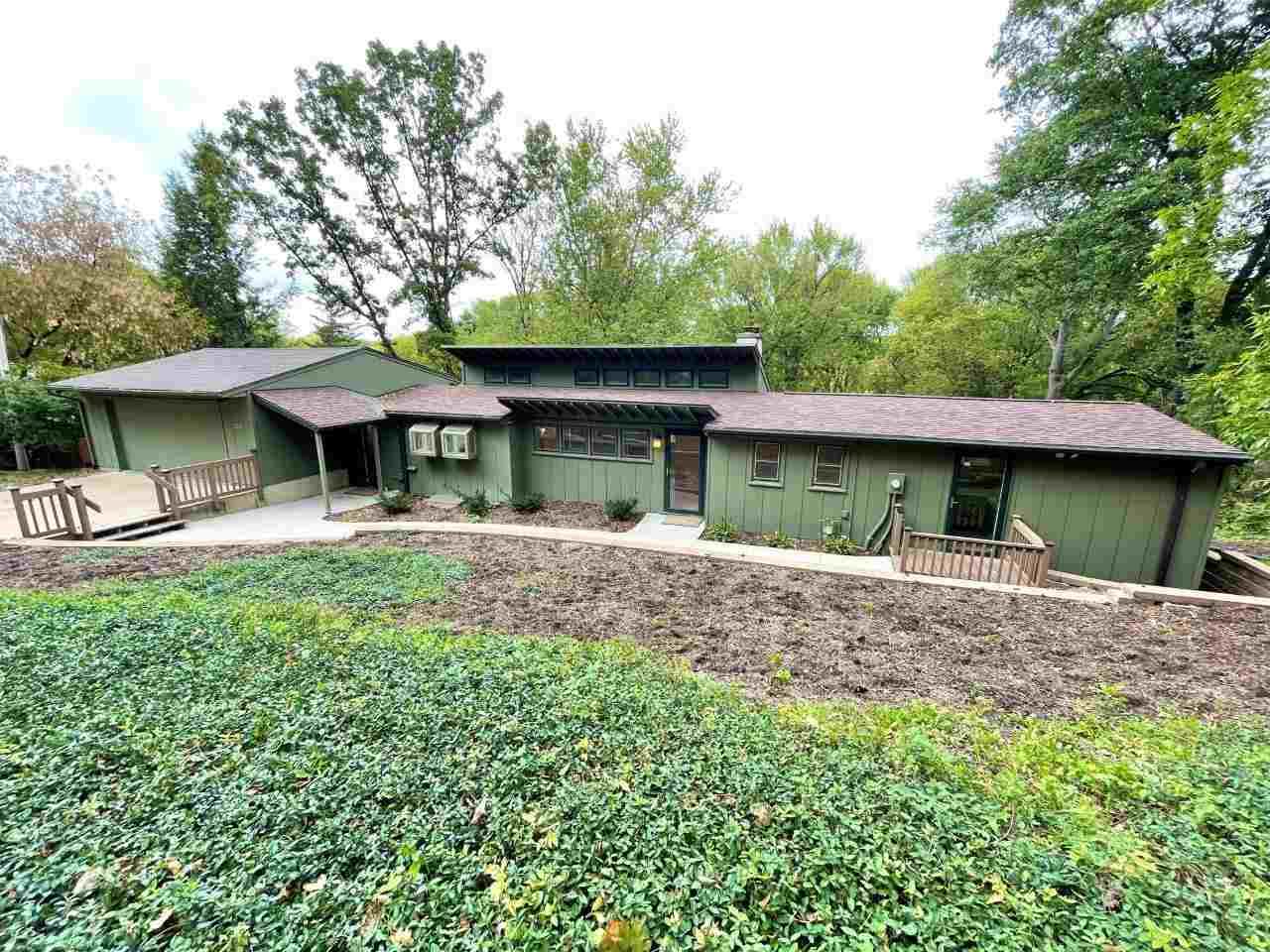 702 Park Rd - Photo 1