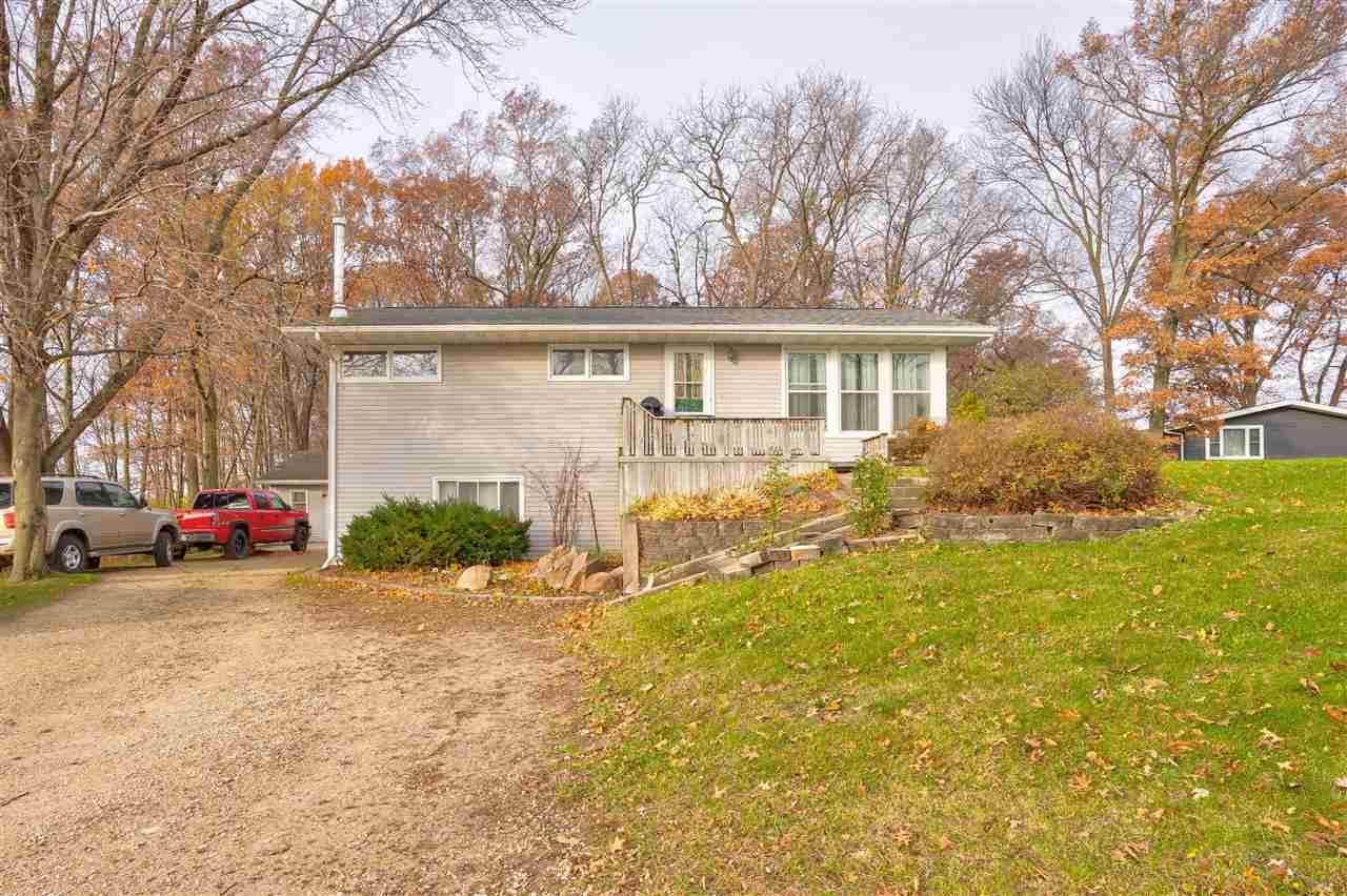 560 2nd St S - Photo 1