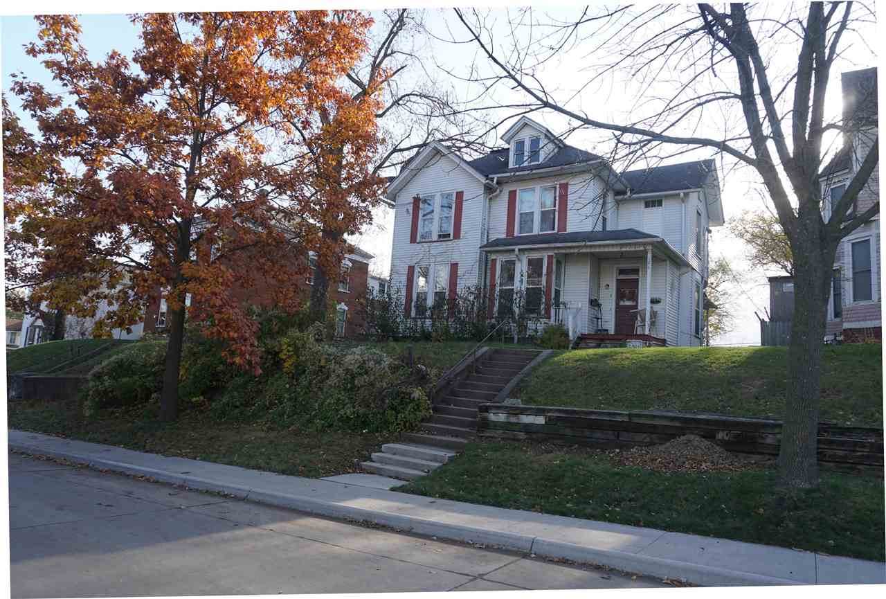 106 7th St - Photo 1