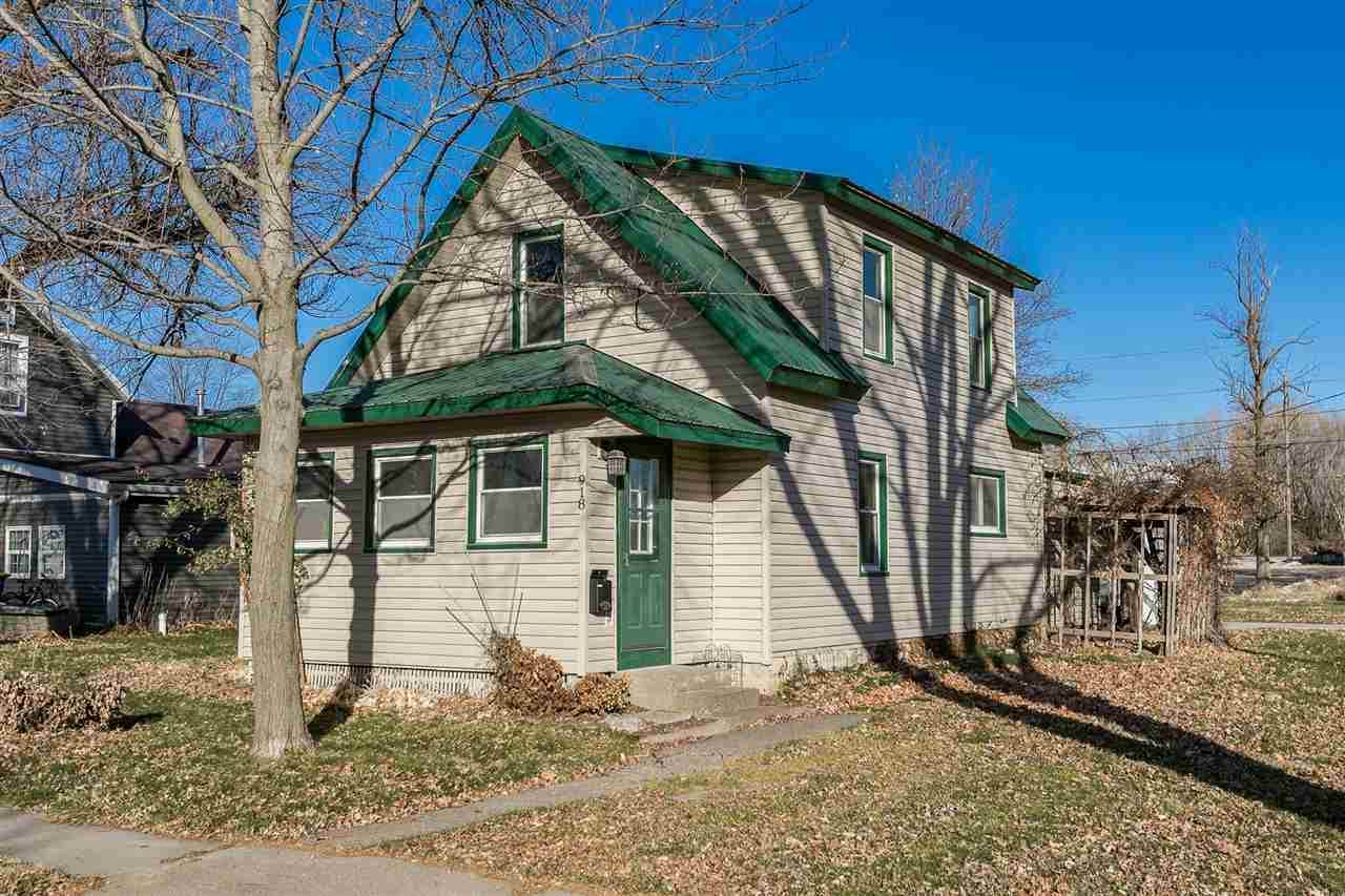 918 3rd St - Photo 1