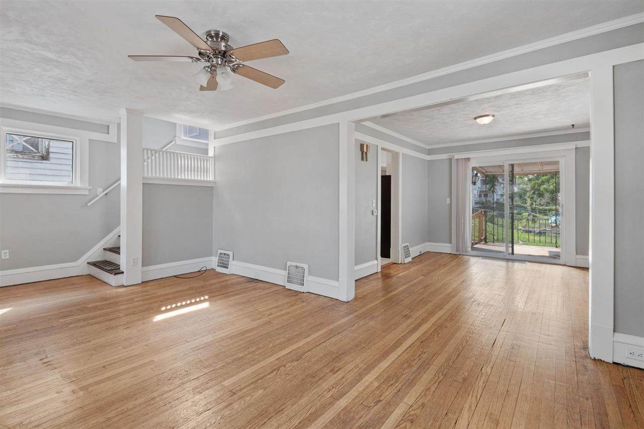 363 20th St Se - Photo 1