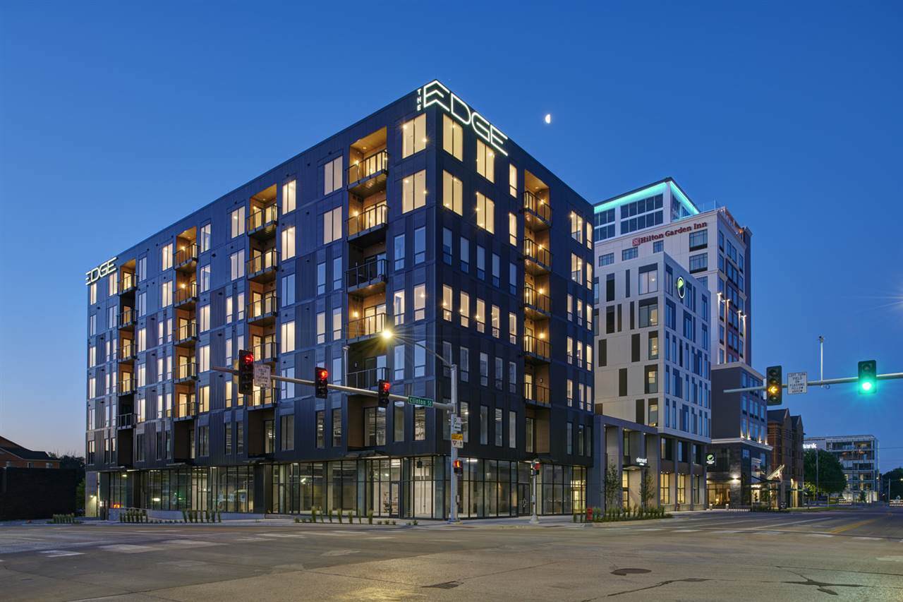 300 Clinton St - Photo 1